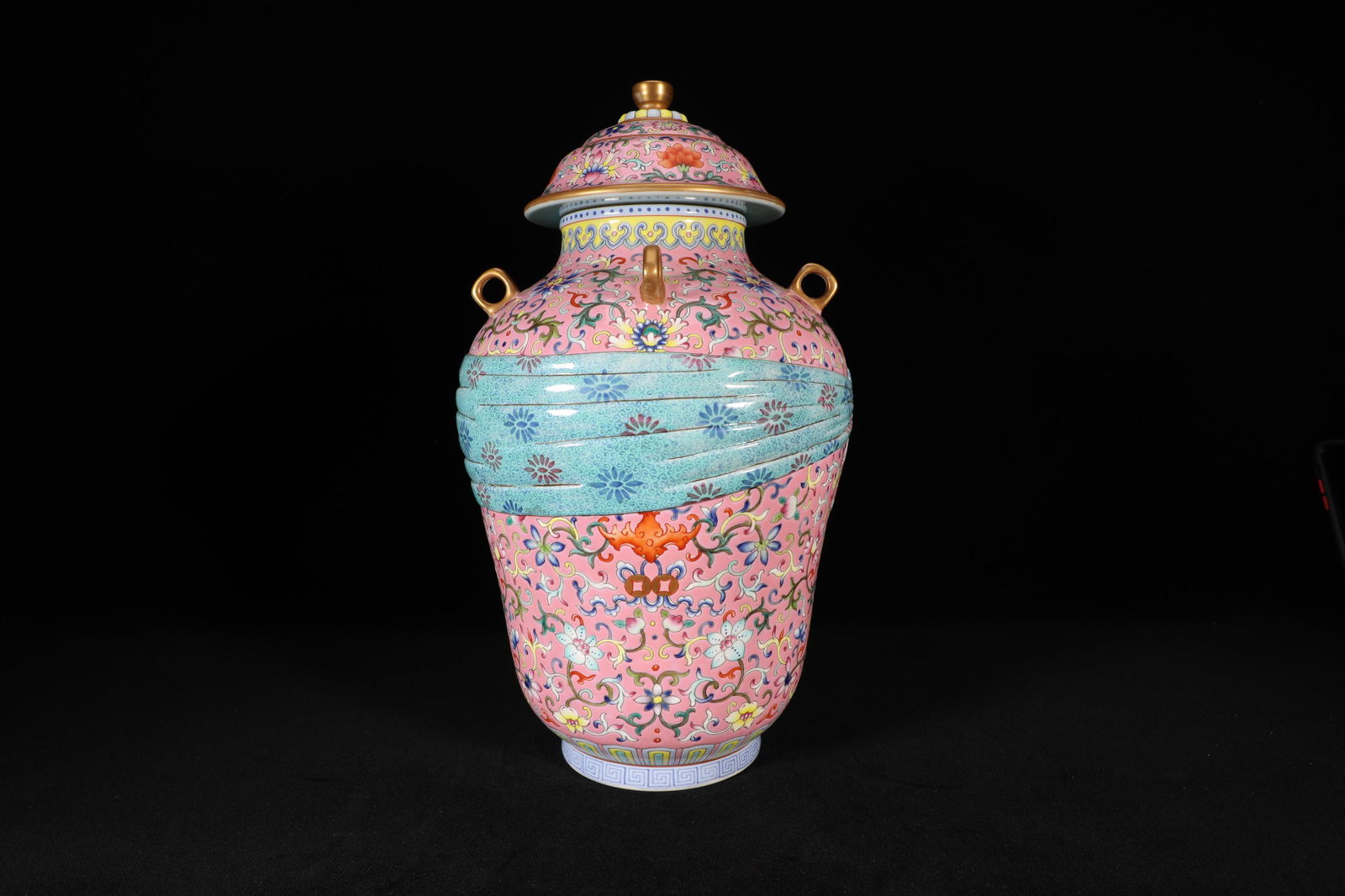 Famille Rose Vase Qianlong Style (1 of 5)
