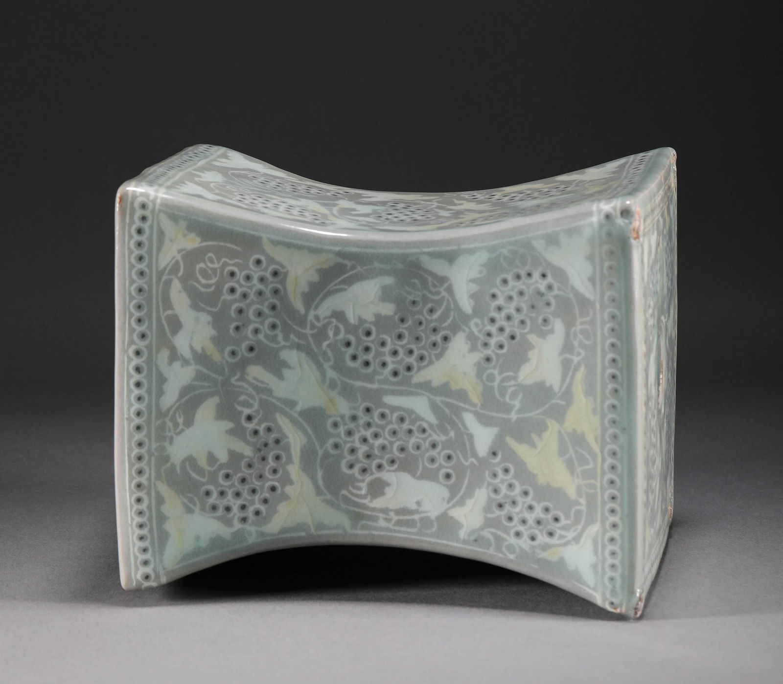 Song Dynasty - Korean Porcelain Pillow (1 of 7)