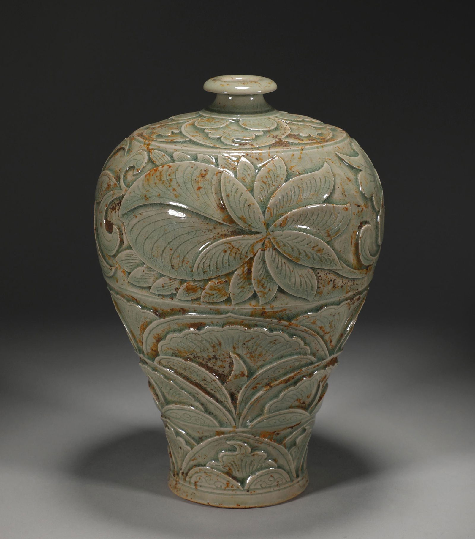 Song Dynasty Yaozhou tick flower plum vase (1 of 8)