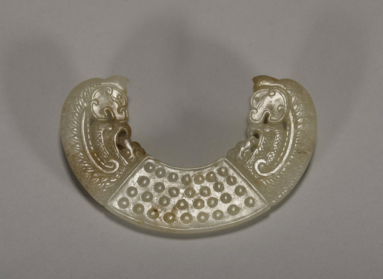 Hetian jade Double dragon head jade pendant from the Qing Dynasty (1 of 8)