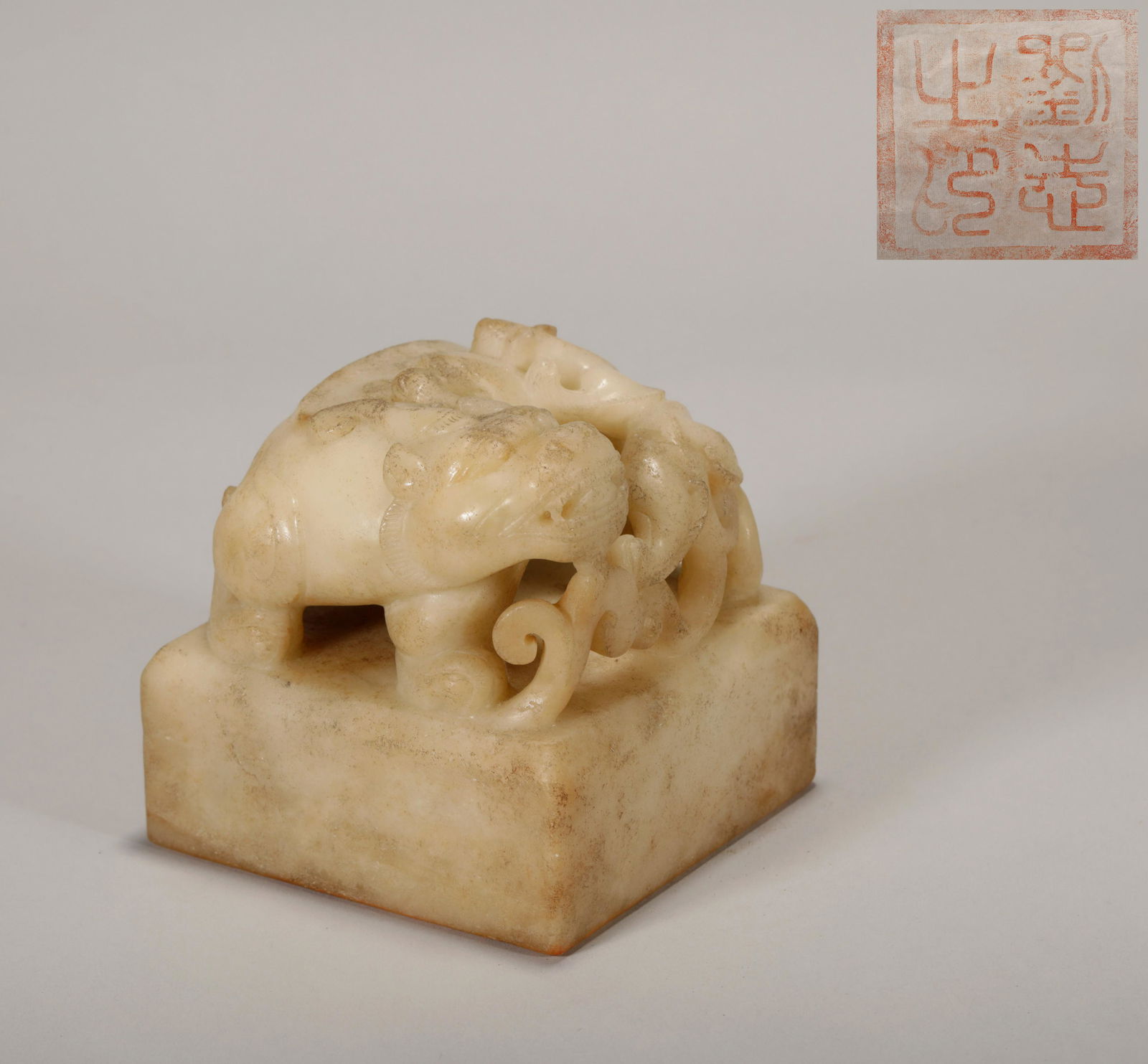 Stone seal of Beast Button in qing Dynasty (1 of 6)
