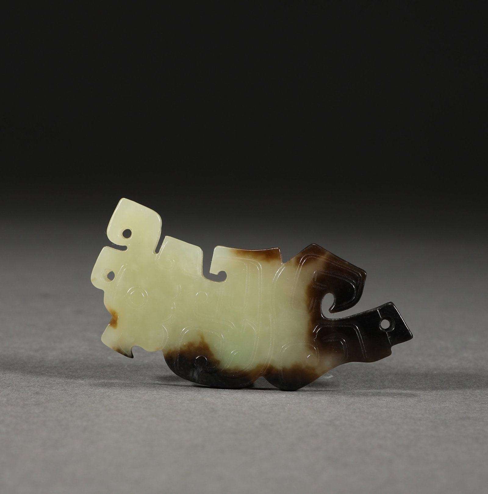 Ancient Chinese and Tian Huang jade: H:6.6cm W:3.3cm wt:17.5g