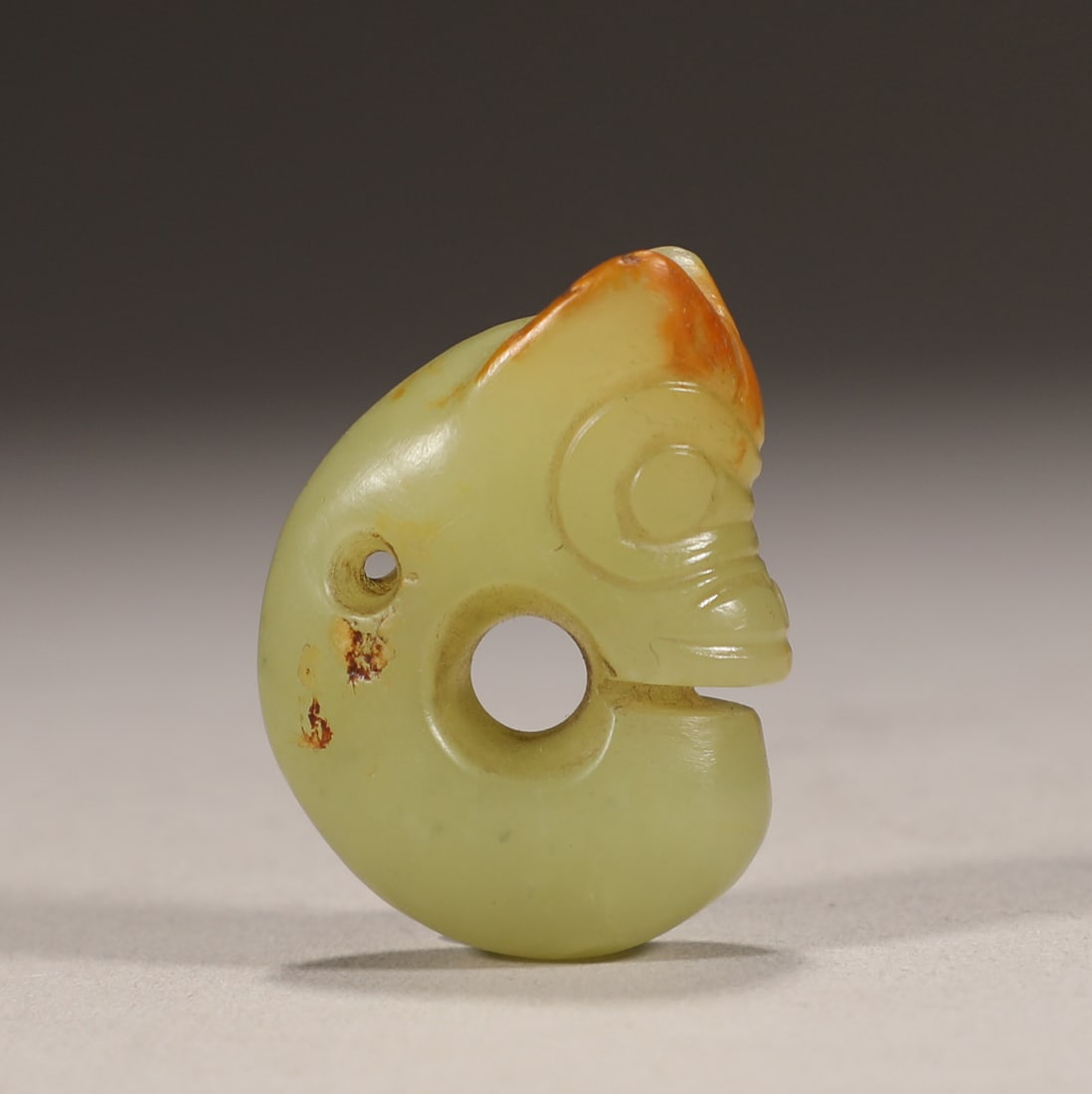 Topaz pig dragon in ancient China: H:3.8cm W:3cm wt:24g