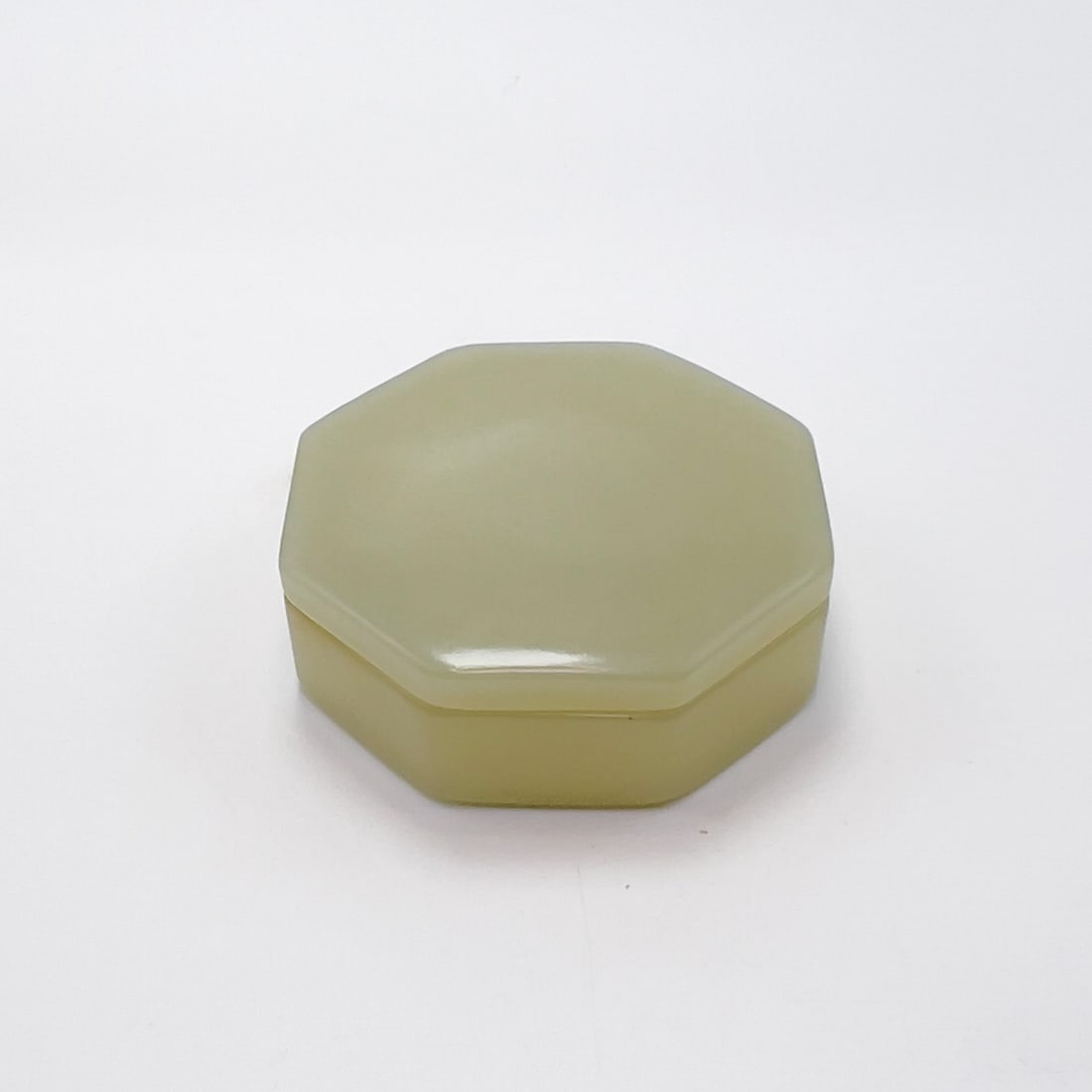 Hetian jade seal clay box of Qing Dynasty (1 of 5)