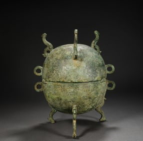 Taotie pattern decorated noble bronze tripod