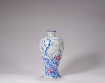 Powder enamel Avalokitesvara vase from the Qing Dynasty