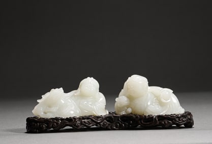 Ming Dynasty Hetian jade down dragon Fu tiger arhats