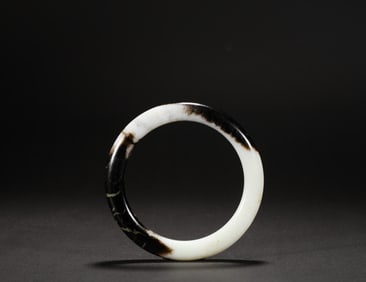 Hetian jade bracelet of Tang Dynasty