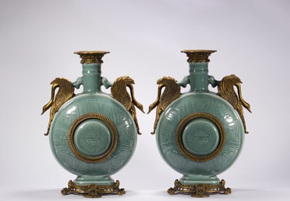 Qing Dynasty porcelain vase pair