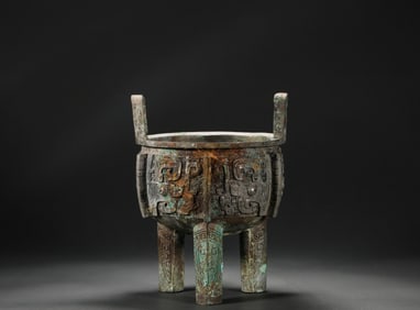 Taotie pattern bronze tripod before Ming Dynasty