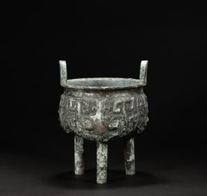 Three-legged tripod of Han Dynasty