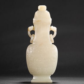 Hetian jade vase in Qing Dynasty