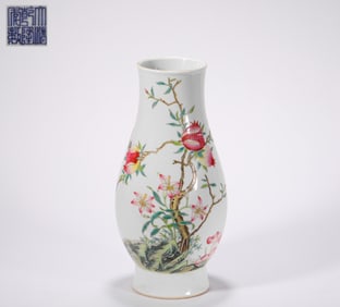 Qianlong vase with powder enamel in Qing Dynasty