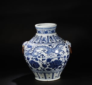 Yuan blue and white dragon pattern noble jar