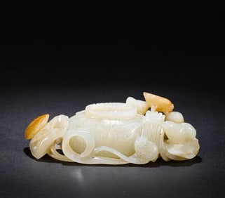 Ming Dynasty Hetian jade water vase