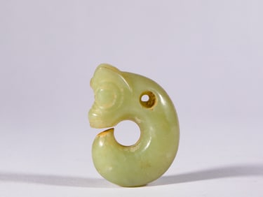Jade pig dragon of Hongshan period