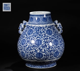 Qing Dynasty Qianlong blue and white statue