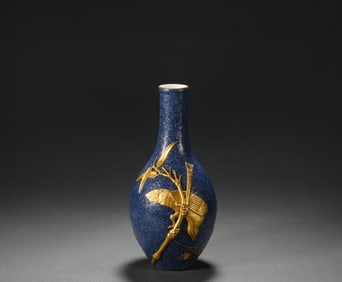 Qianlong porcelain vase of Qing Dynasty