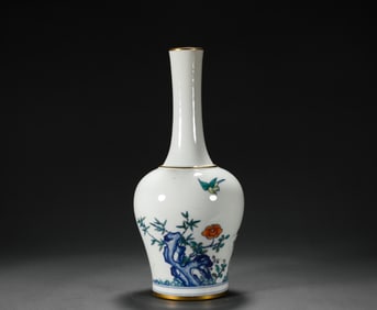 Yongzheng colorful vase in Qing Dynasty