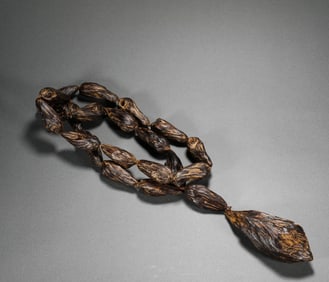 Qing Dynasty Qi Nan agarwood necklace