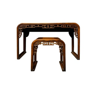 Huanghua pear instrument table in Ming Dynasty