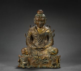 Gilt bronze Buddha statue in Northern Wei Dynasty