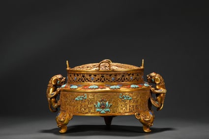 Tang Dynasty bronze gilt double ear Buddha Buddha