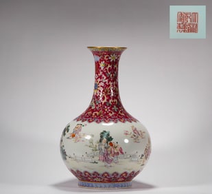 Qing Dynasty Enamel Painted Appreciation Bottle