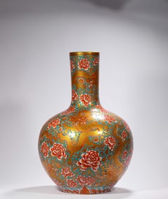 Qing Dynasty Qianlong Appreciation Bottle