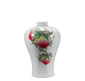 A Painted Longevity Peaches Yongzheng Famille Rose Appreciation Bottle, Qing Dynasty, China