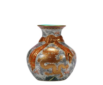 An  E namel  Painted Appreciation   V ase, Qing Dynasty, China