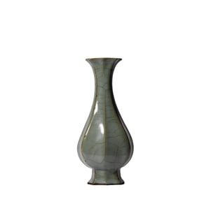 A Ge kiln  Appreciation Bottle , Song Dynasty, China