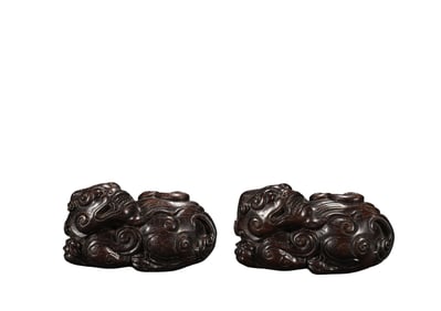 Qing Dynasty R ed  S andalwood  Auspicious Beast a  pair
