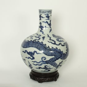 Ming Dynasty Blue and White Sky Ball Dragon Vase