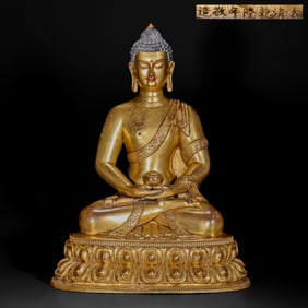 Bronze gilded Buddha statue of a pharmacist in the Qing Dynasty