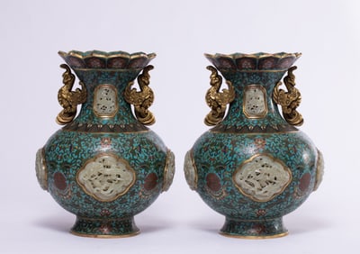 A pair of Qing Dynasty cloisonn é appreciation bottles