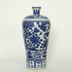 Ming Dynasty Blue and White Plum Vase