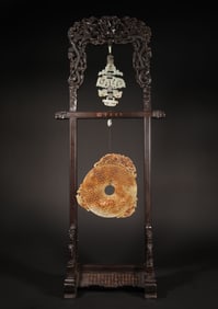 Qianlong of the Qing Dynasty Collected Hotan Jade of the Han Dynasty