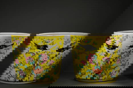 A pair of flower pots from Dayazhai during the Qing Dynasty: H:33cm,D:36cm