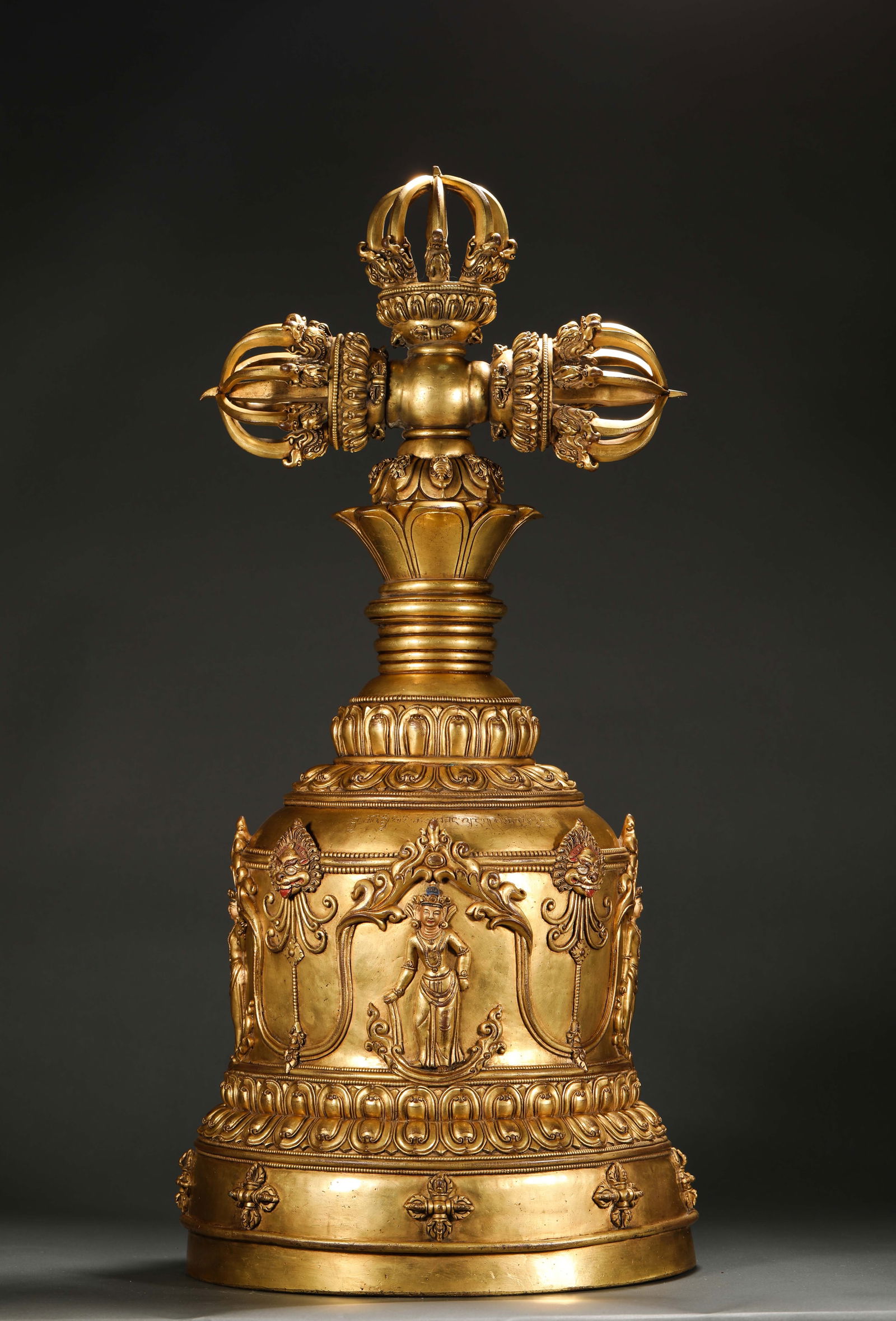 Bronze gilded vajra bells of the Qing Dynasty: H:58cm W:25cm Weight:13930g