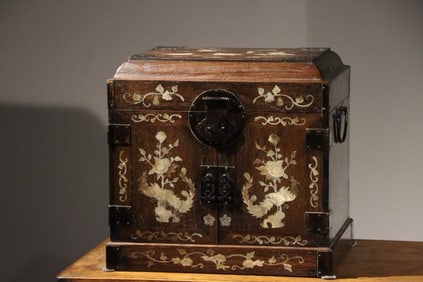 Qing Dynasty Huanghuali official leather box