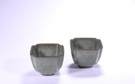 A pair of tea cups from the Song Dynasty Ru Kiln