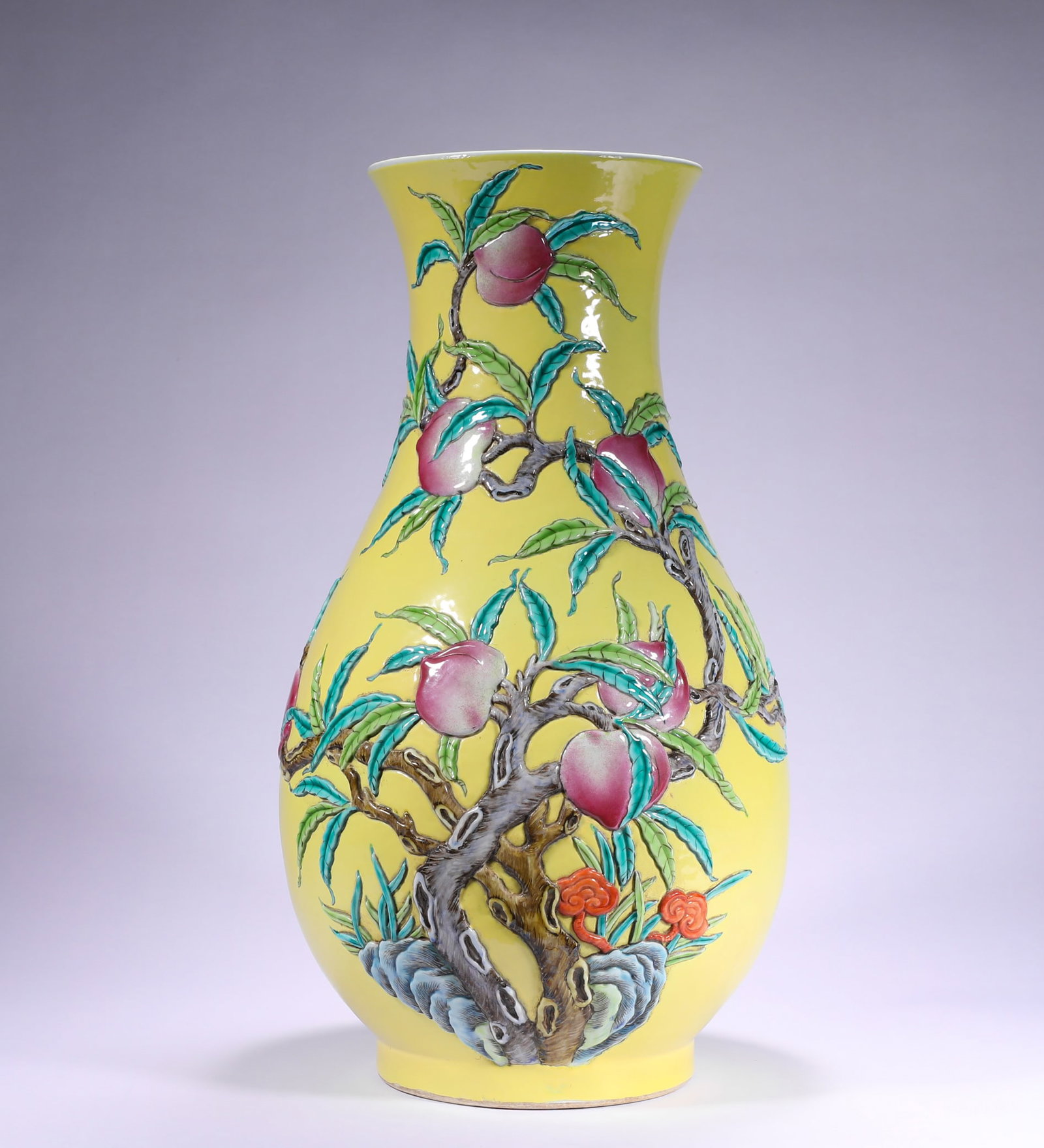 A PASTEL VASE OF THE QING DYNASTY'S QIANLONG PERIOD: H:46cmD:22cm