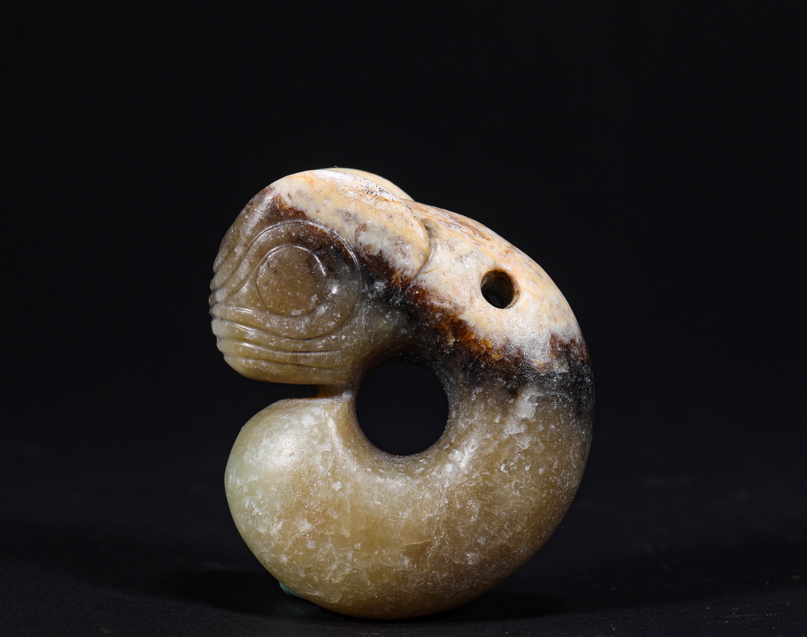 RED MOUNTAIN PERIOD JADE PIG-DRAGON: H:5.3cm W:4.3cm Weight:81g