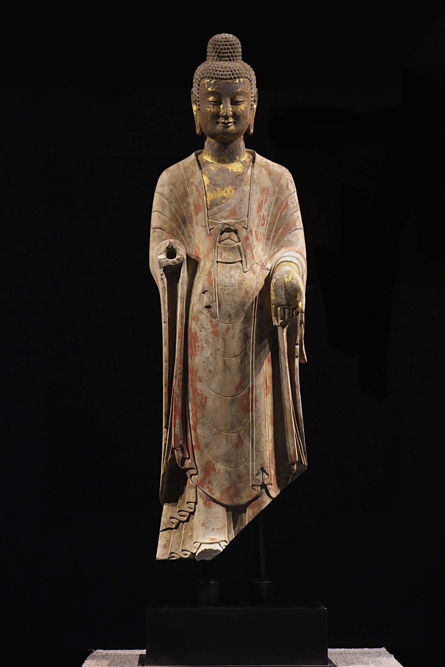 BUDDHA STATUES FROM THE NORTHERN QI AND QING DYNASTIES (1 of 9)