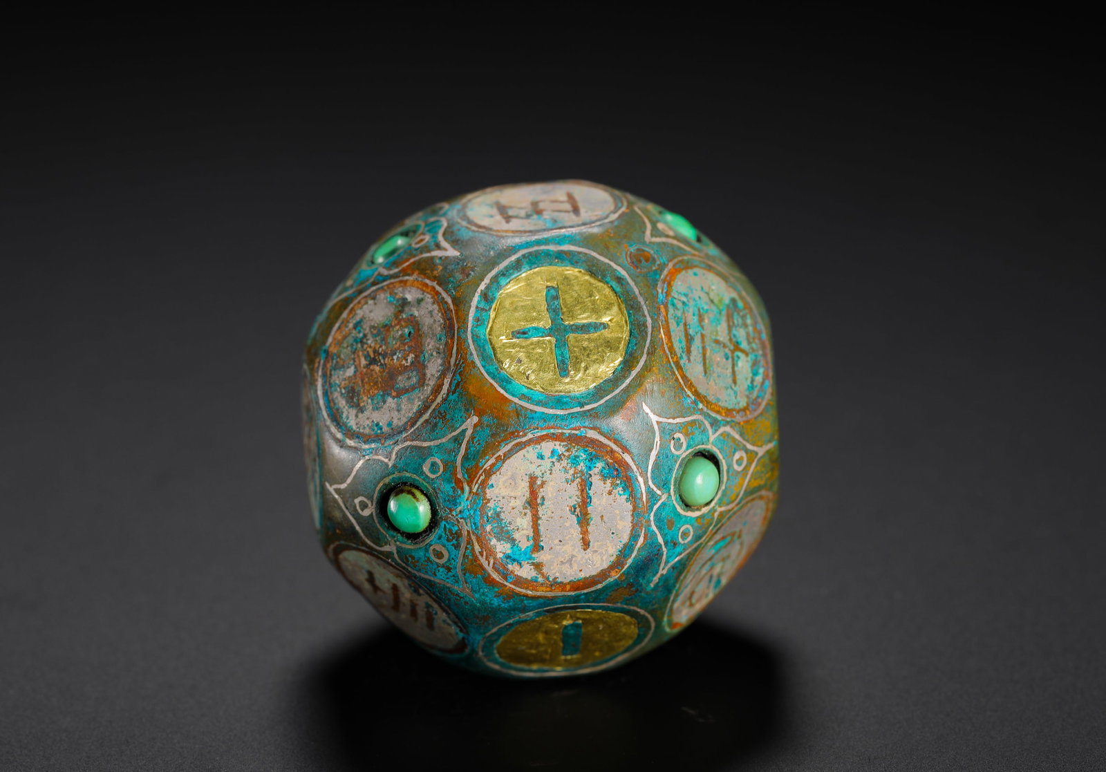 HAN DYNASTY INLAID GOLD AND SILVER INLAID TURQUOISE DICE: D:4cmWeight:150g