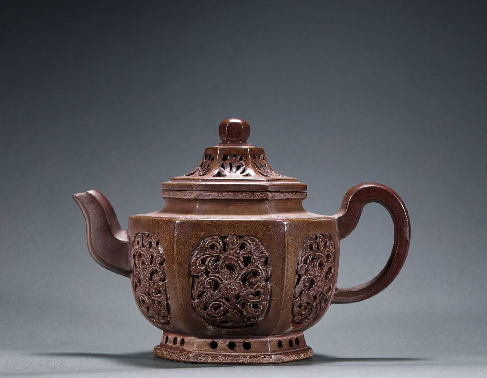 DABIN PURPLE CLAY TEAPOTS FROM THE MING DYNASTY: H:13cmW:18.5cm