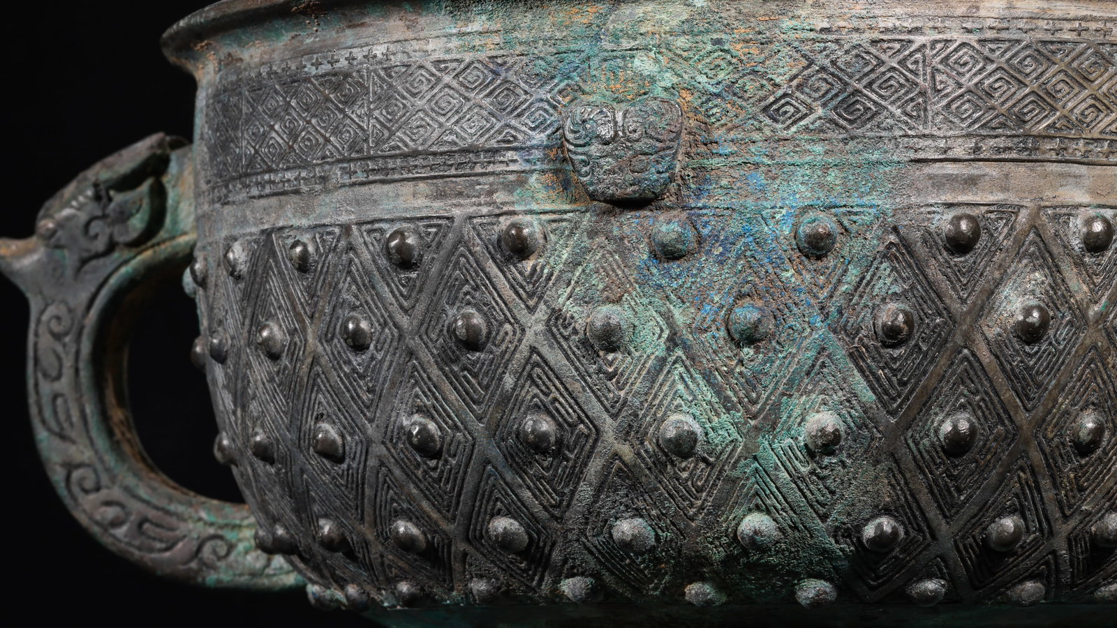 SHANG DYNASTY BRONZE CAULDRON-PATTERNED GUI - 3