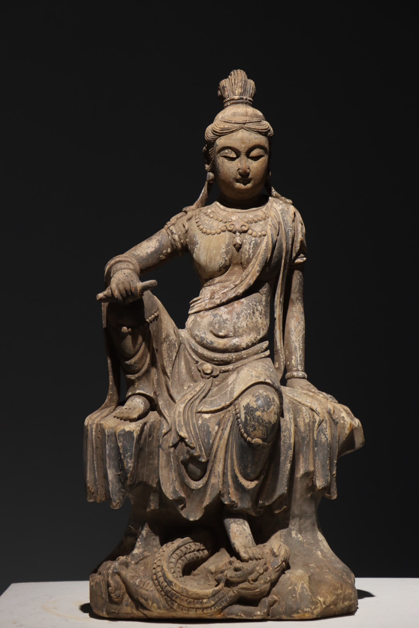A WOODEN STATUE OF A BODHISATTVA FROM THE MING DYNASTY (1 of 7)