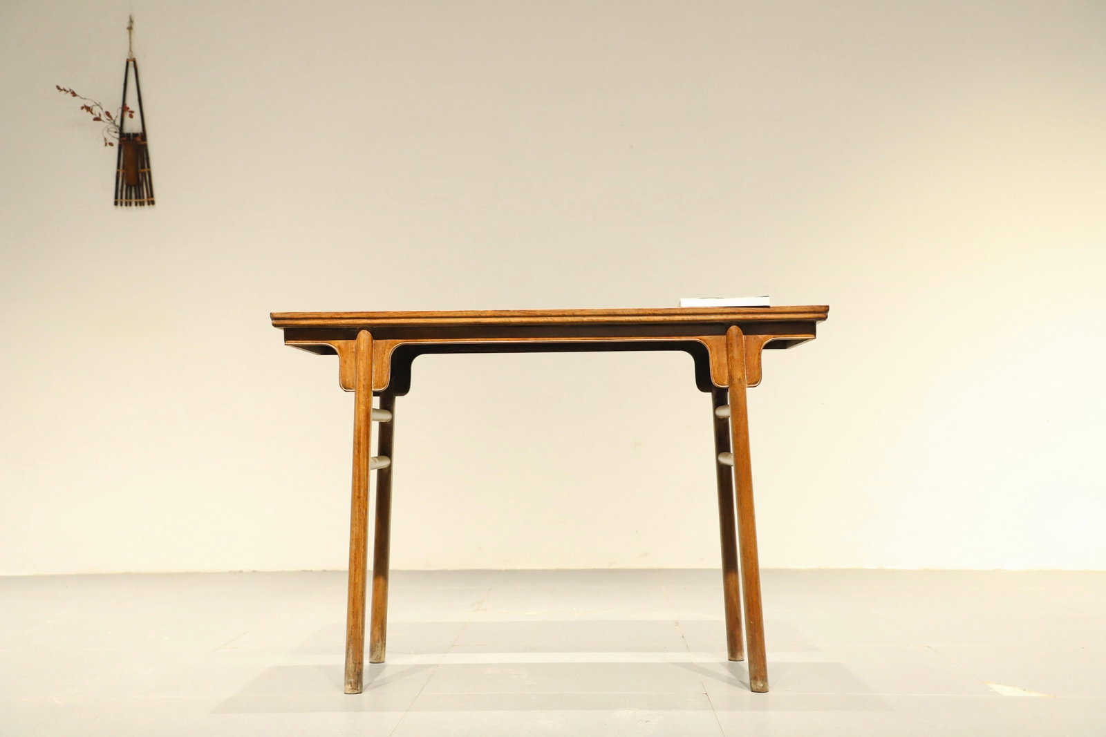 A MING DYNASTY HUANGHUALI DESK: L:120cmH:81cmW:40cm